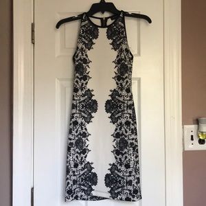 B.DARLIN JUNIORS BODYCON WHITEBLACK SIZE 3/4 SMALL